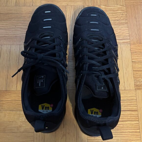Nike Air Vapormax Plus Sneakers - Picture 6 of 8
